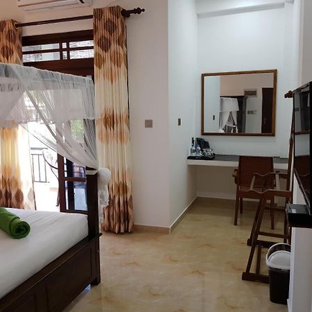 My Whales Guest House Banduramulla Extérieur photo