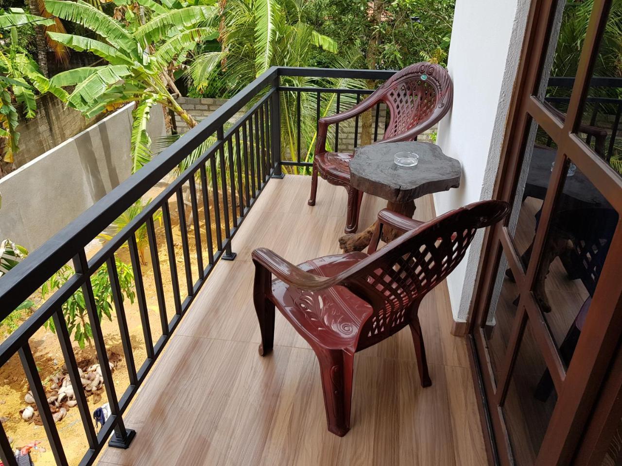 My Whales Guest House Banduramulla Extérieur photo