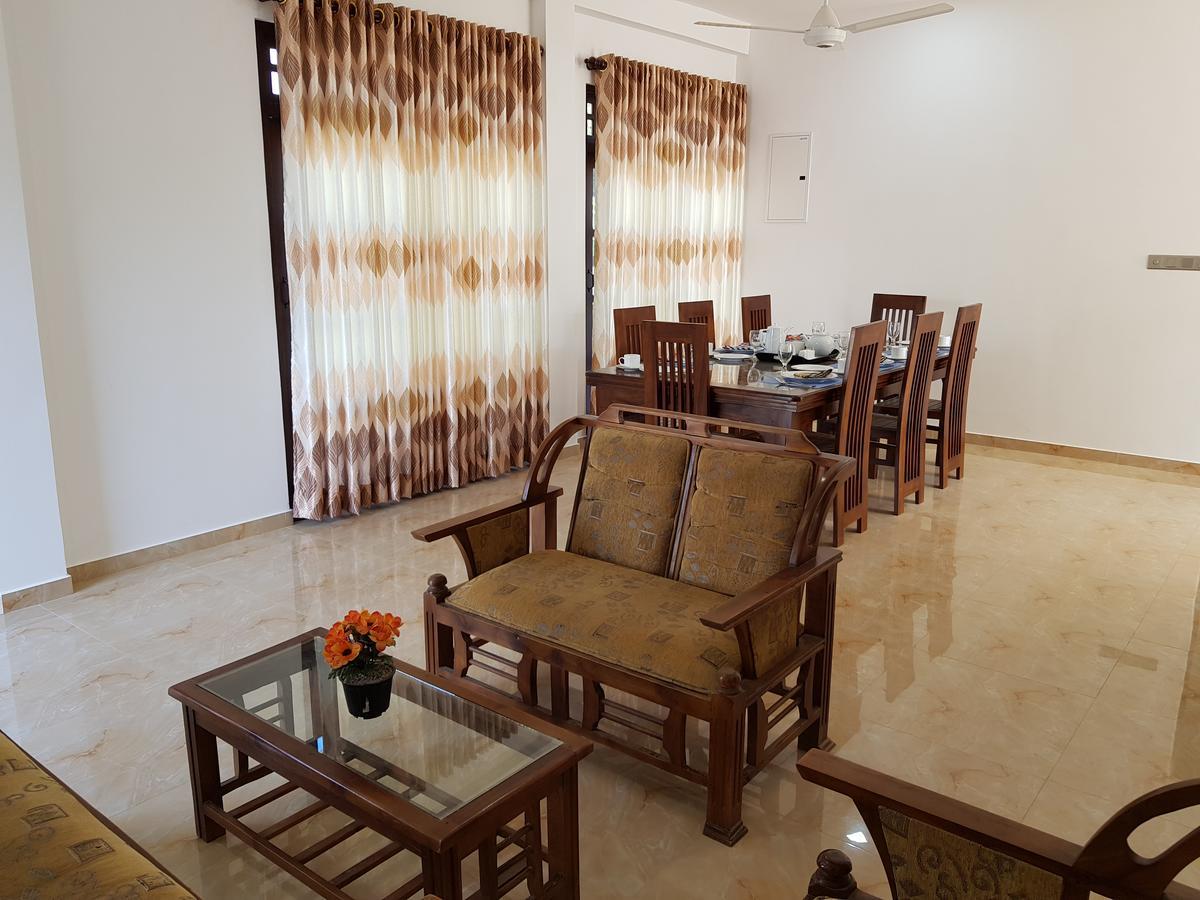 My Whales Guest House Banduramulla Extérieur photo