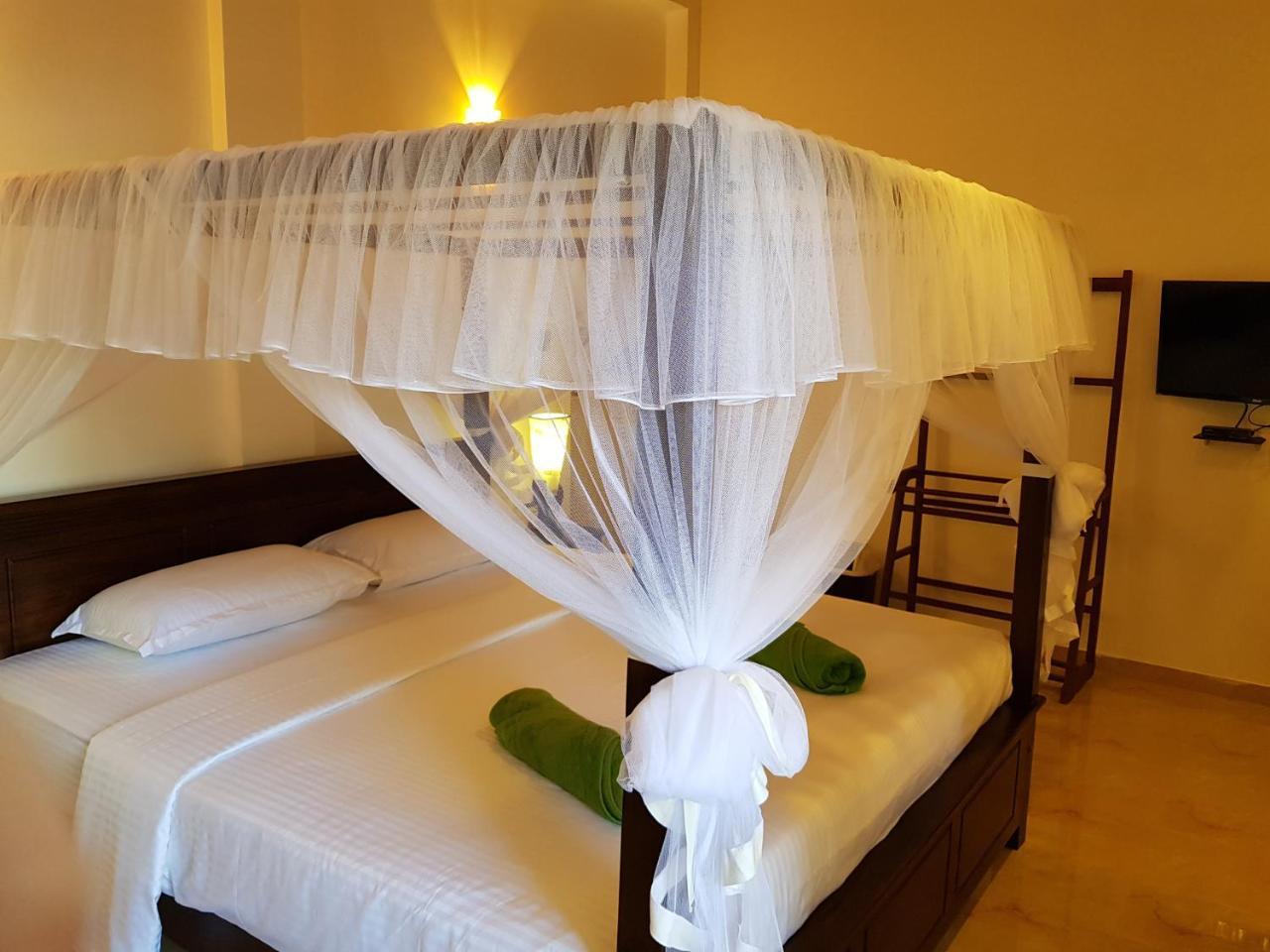 My Whales Guest House Banduramulla Extérieur photo