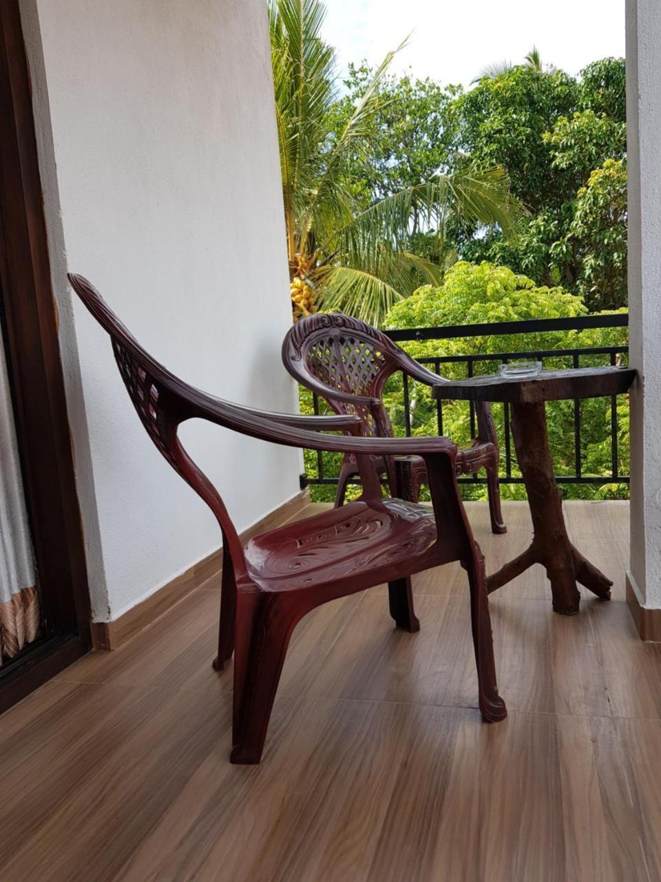 My Whales Guest House Banduramulla Extérieur photo