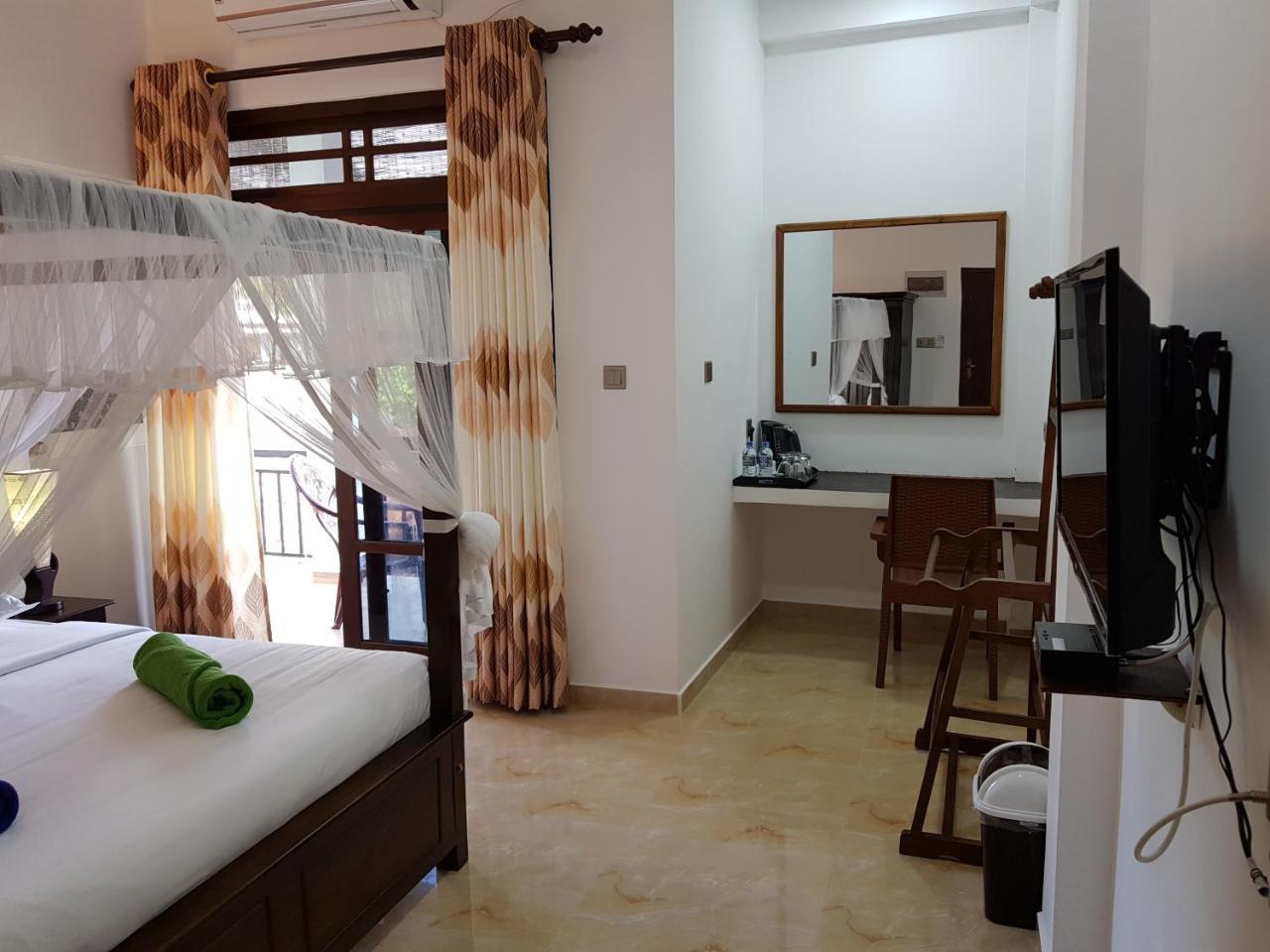 My Whales Guest House Banduramulla Extérieur photo