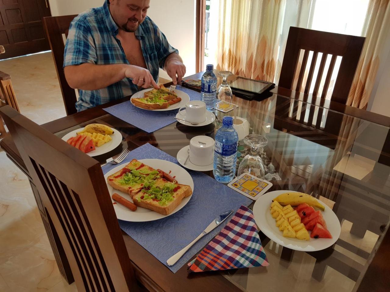 My Whales Guest House Banduramulla Extérieur photo